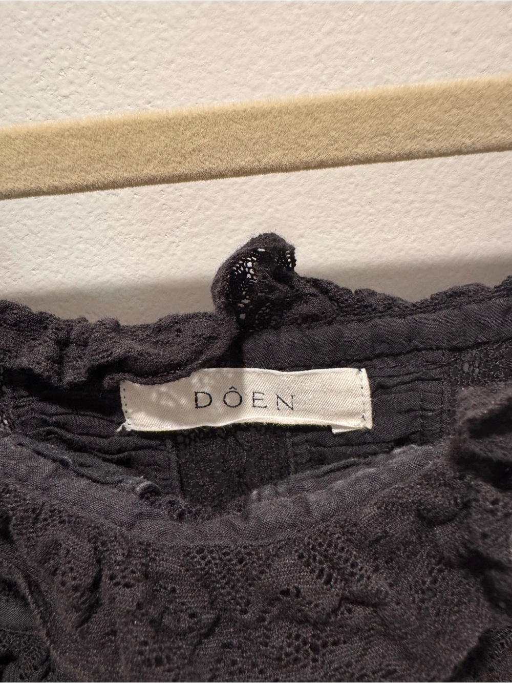 Doen Black Lace-Trim Puff Sleeve Cotton Top - Picture 2 of 5